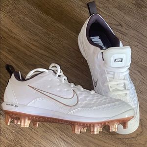 Women’s Sz 9 track shoe Nike Hyperdiamond Cleat
